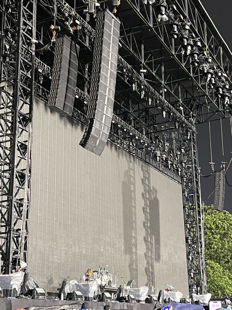 this picture tells the story of how i fought to meet you. so come again, and let’s fill another decade with laughter and memories <a href="/day6official/">DAY6</a> 🥺🥺

 #mydaymotret