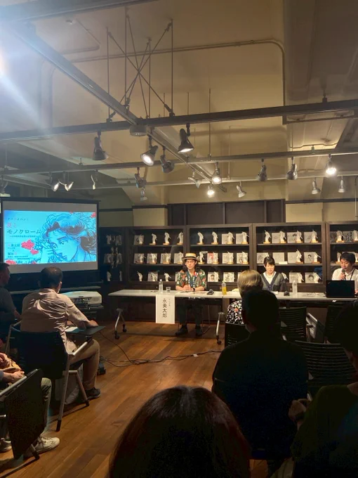 京都国際マンガミュージアムでのトークイベント&amp;サイン会無事終了しました。沢山のお運び誠にありがとうございました!鷲谷さんと戦後映画のお話ができてとても楽しかったです。併設のカフェにサインも描いたよ!ミニ原画展は8/26まで開催しているので、ご興味ある方は是非! 
