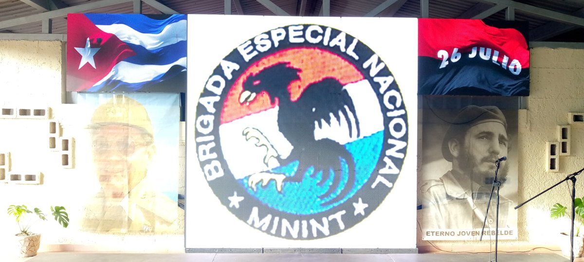 Felicita el Miembro del Buró Político y Ministro del Interior General de Cuerpo de Ejército Lázaro Alberto Álvarez Casas a los integrantes de la Brigada Especial Nacional en su aniversario 45 este 9 de agosto. #MinintCuba