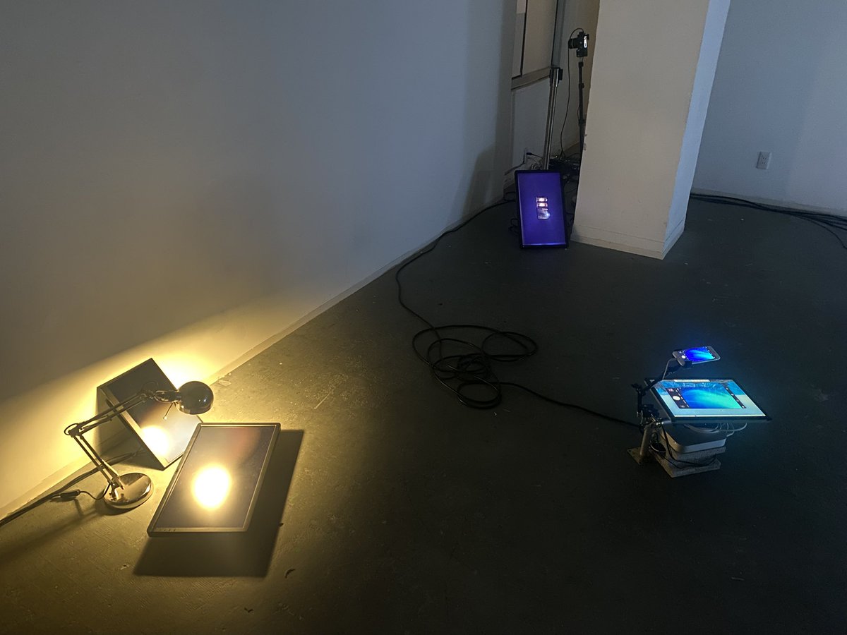 3つの作品を展示しています