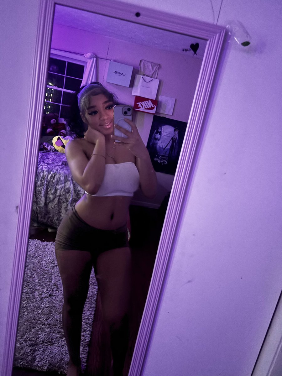 BloxyModels's tweet image. Heyyy y’all 😊