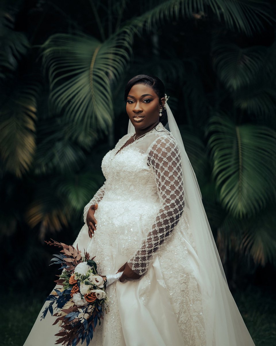 olan_nig's tweet image. IYUNOLUWA 

A dream in white 🤍 #WeddingDayMagic 

Bride @jaden_nick

#olanbridal #olan