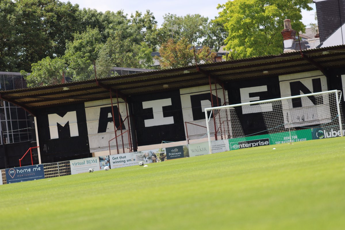 MUFCYorkRoad's tweet photo. Keeping the beautiful game looking beautiful 😍

A huge thank you to Groundsman, and @fiberkshire Grounds Team of the Year winner, Jason Stewart for his incredible work on the York Road pitch 👏 https://t.co/Kd6LKe6xmr