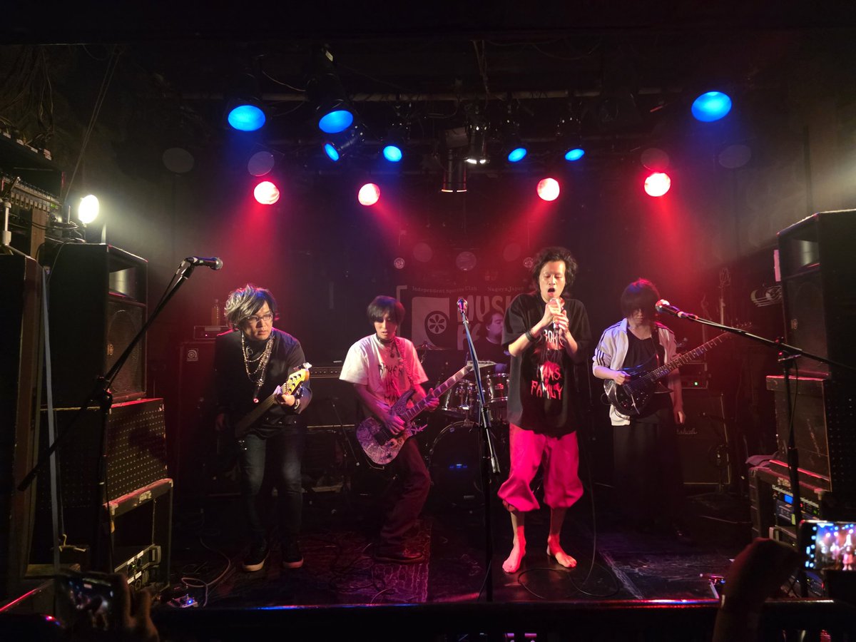 レアなコラボの先輩がまたかましてて草なんだ