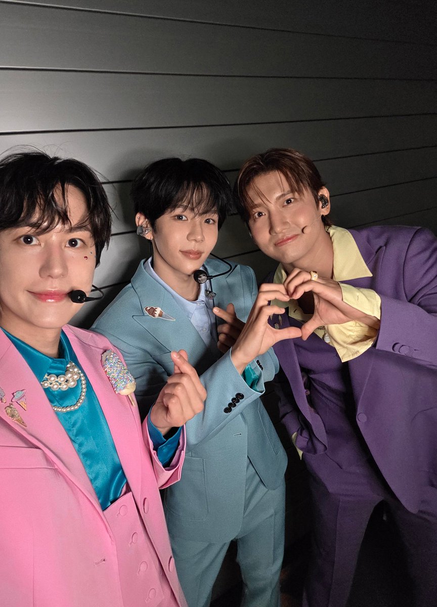 smtown 初日　よく終わりました🎵　
面白かったかな～😊
元気にかえって　いい夢見てください❗

やっぱりチョコミントよりは　あなた💖💗