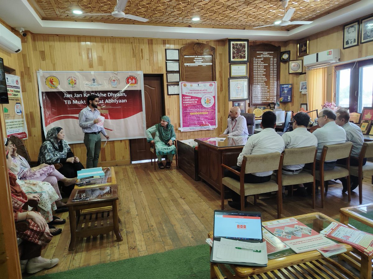 NTEP_Kashmir's tweet photo. As part of #PMTBMBA, a short event was held under the aegis of Director Health Services Kashmir wherein Assistant Director's, Deputy Director's, officials from JKMSCL, officials from NHM J&amp;K were present along with STO Kashmir and team.

#NutritionalSupport #PMTBMBA #TBMuktBharat https://t.co/R8MswqWzAg