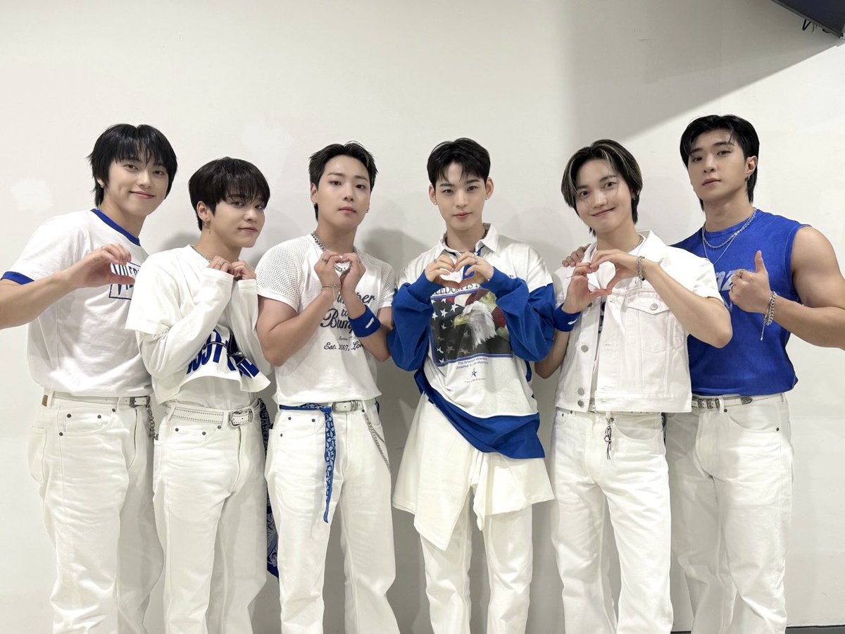 [#LightONF] 25.08.09 제28회 보령머드축제 K-POP SUPER LIVE 📸

퓨즈와 함께 하는 온앤오프의 여름은☀️
언제나 잊지 못할 아름다운 순간일 거예요💙
오랜만에 퓨즈와 만나 온앤오프는 행복해보령 𓂃 𓈒𓏸

#온앤오프 #ONF