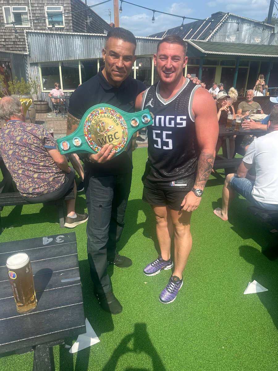 Great to meet Former WBC Champion and nice bloke <a href="/RobReid_Boxer/">Robin Reid</a> 

#HelpTheHereos #Champ 🥊