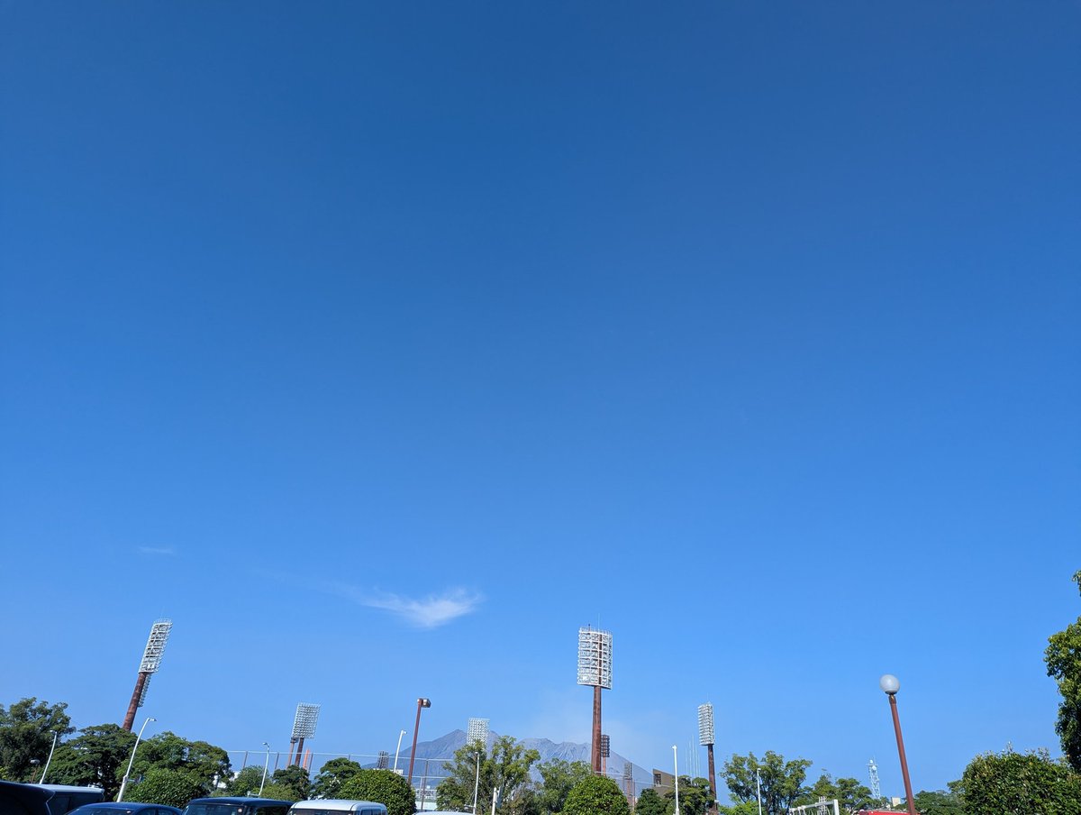 gekiloke's tweet photo. 2025/8/2（土）のきろく。
毎年楽しみにしている演劇のお仕事。
初めましての挨拶から色んな時間を経て、作品づくりに取り組むじかん。
みんなの集中力や興味関心などの心の動きは、私たち劇団LOKEにとって、気づきや学びが多く有難い１日です✨😊
また来年も会えるかなぁ(^o^)
#劇団LOKE #鹿児島演劇 https://t.co/UsznvjABT8