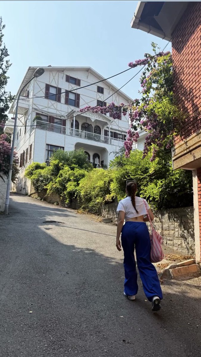 📸| 😍 #BurcuÖzberk 
@/burcuozberk • IG Story