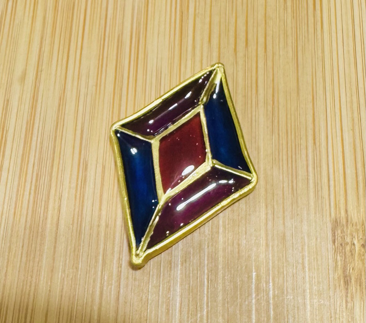 maottia's tweet photo. 枠から作った試作品1号✍️
上手く出来たらブローチ作りたい✨ https://t.co/QmHVmoqoZm