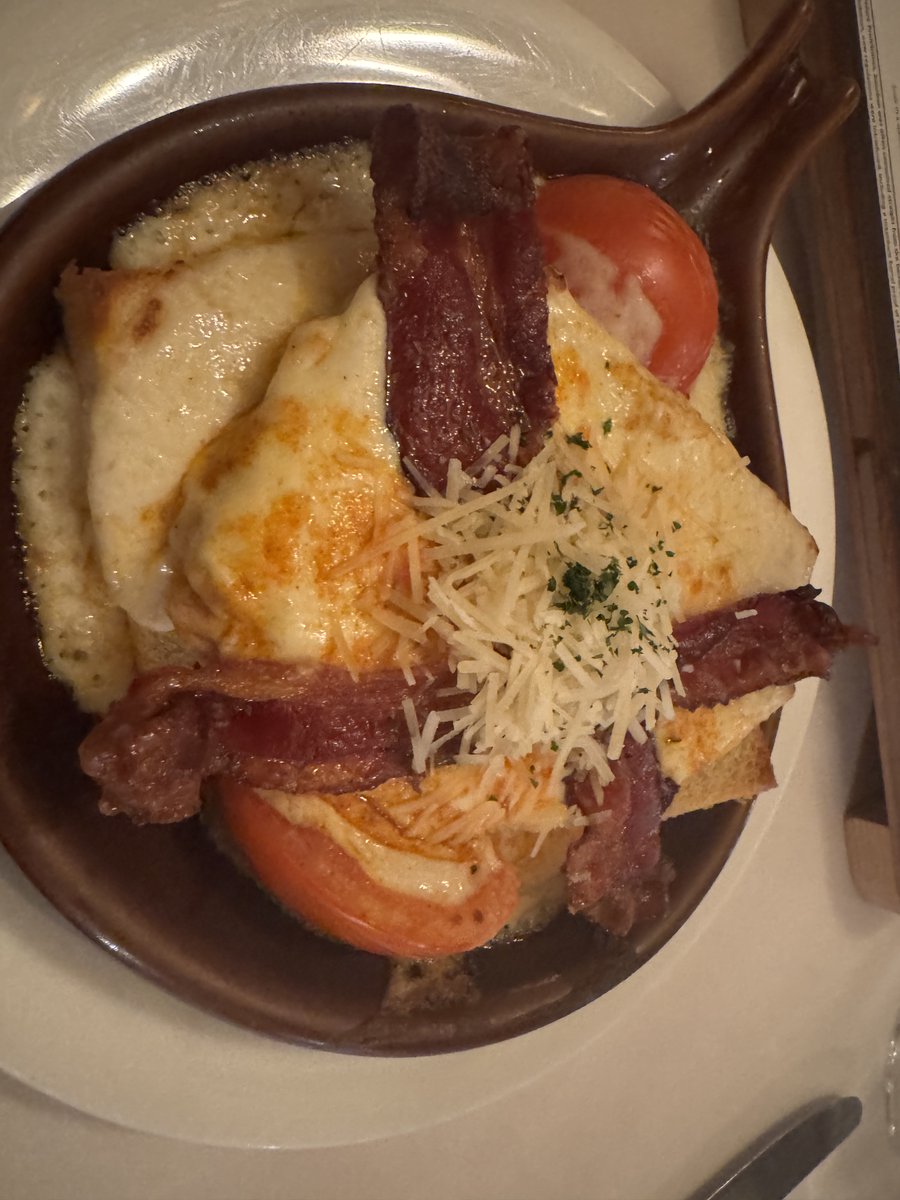 Second time had hot brown at THE Brown Hotel. It is very good and we need a legit one in metro. The Mill does a solid duck confit version, but want an authentic one with a lot of turkey.