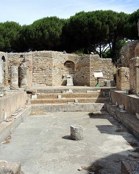 Le Terme Taurine, fra le più affascinanti dell’antichità, si trovano a circa 4 km da Civitavecchia.
🔎Già frequentate dagli Etruschi, furono ampliate dai Romani, soprattutto sotto Adriano.
🕰️Tutti i giorni, 9.30-12.30
📸 IG museinazionalilazio

#VisitRome <a href="/museitaliani/">museitaliani</a>