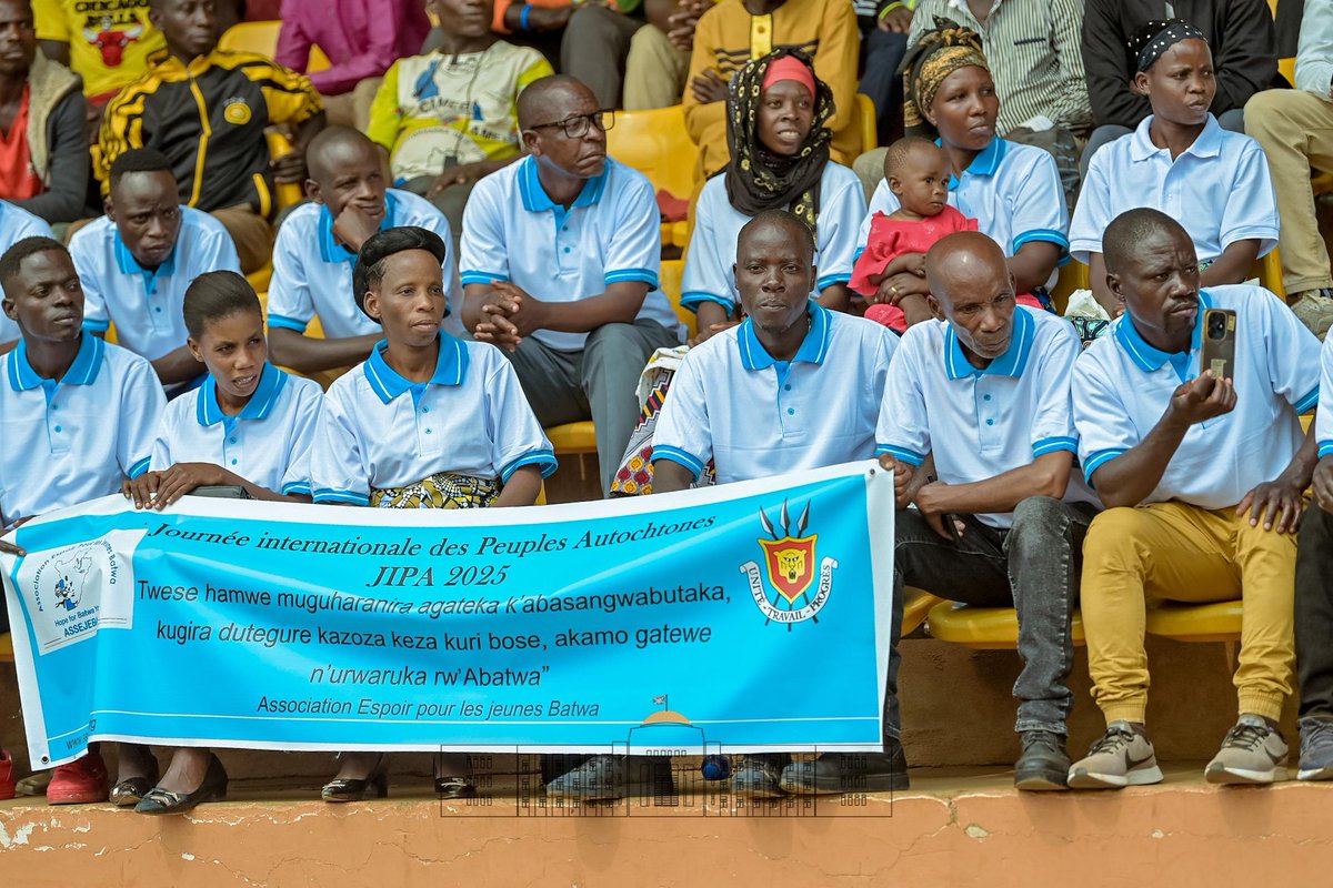 Kwa Ntare Rushatsi (@kwantare) on Twitter photo Umukuru w’Igihugu Nyenicubahiro <a href="/GeneralNeva/">SE Evariste Ndayishimiye</a> yateye iteka ibirori vyo guhimbaza Umunsi Mukuru Mpuzamakungu wahariwe Abasangwabutaka, vyabereye i Buganda mu Ntara ya #Bujumbura ku civugo: “Abatwa b’i #Burundi mu buhinga bwa none, duharanire agateka kacu, dutegure kazoza”. Umukuru w’Igihugu Nyenicubahiro <a href="/GeneralNeva/">SE Evariste Ndayishimiye</a> yateye iteka ibirori vyo guhimbaza Umunsi Mukuru Mpuzamakungu wahariwe Abasangwabutaka, vyabereye i Buganda mu Ntara ya #Bujumbura ku civugo: “Abatwa b’i #Burundi mu buhinga bwa none, duharanire agateka kacu, dutegure kazoza”.