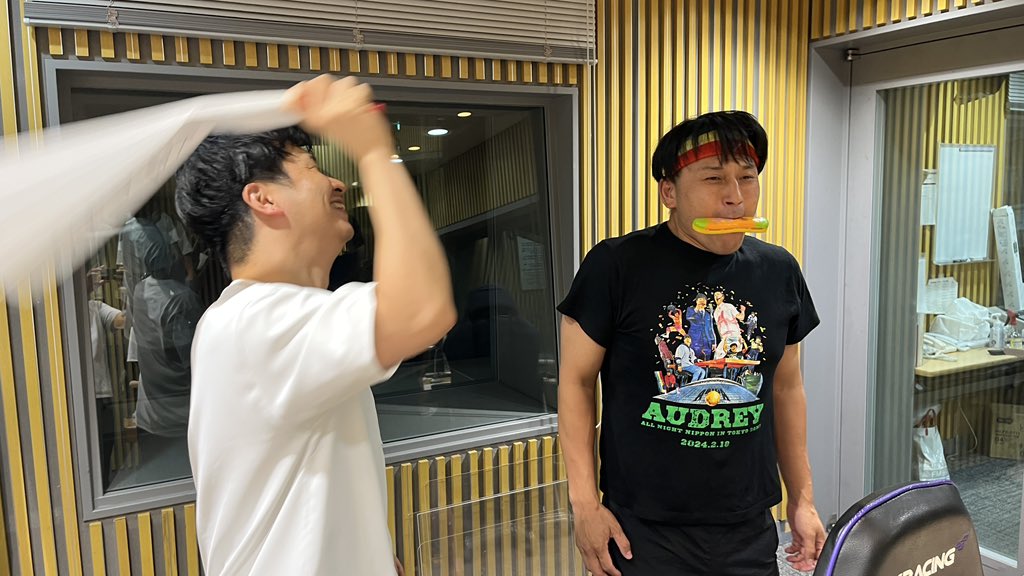 今日の夜25時からは【オードリーのオールナイトニッポン】

生放送です。

《radiko》
radiko.jp/share/?sid=LFR…

#annkw