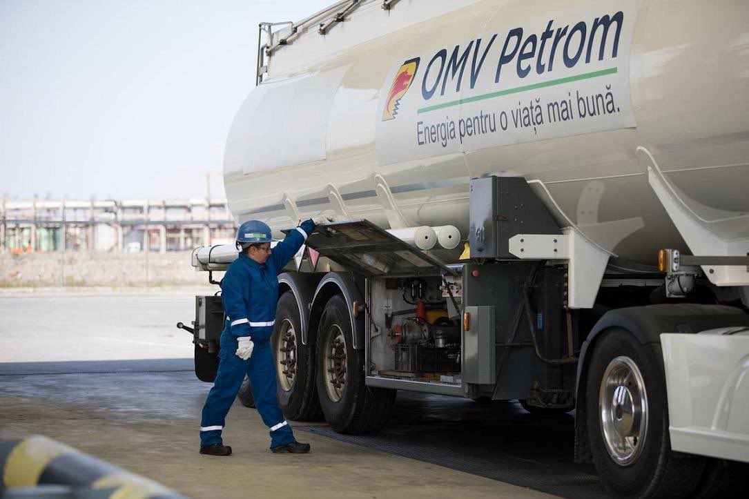 🇷🇴🇦🇿🛢️ Romanian authorities are considering the possibility that Russia deliberately contaminated a large shipment of Azerbaijani oil supplied to the OMV Petrom refinery as part of a hybrid war, - G4Media.

The oil was tainted with organic chlorides at concentrations high enough