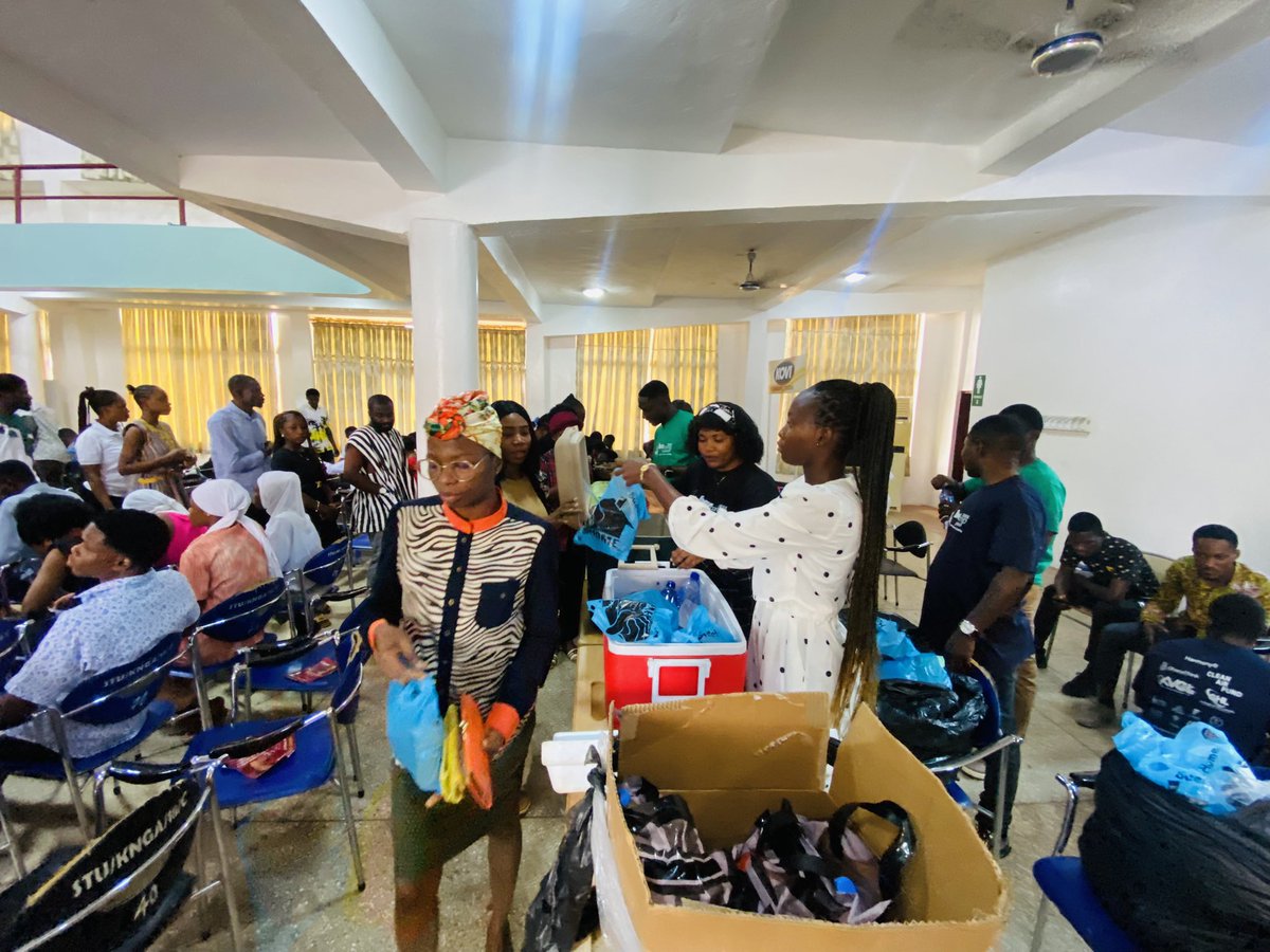 Snack time vibes! 🍪💛 #BarcampSunyani isn’t just about networking, learning &amp; mentorship — it’s where you connect, laugh, share, and truly feel at home. <a href="/BarcampSunyani/">Barcamp Sunyani #bcsyi</a> @BarcampGhana @GhanaThink @moyouthgh <a href="/yeaghana/">Youth Employment Agency Ghana</a> #bcsyi