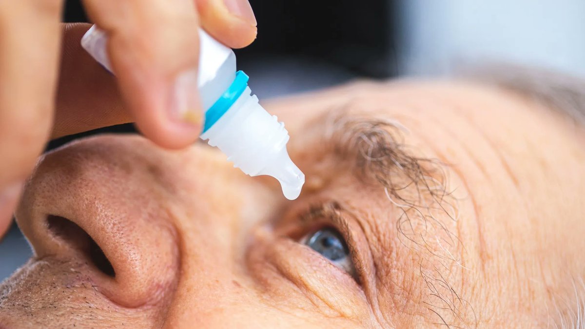 MarioNawfal's tweet photo. 🚨🇺🇸 NEW EYE DROP THAT COULD MAKE READING GLASSES OBSOLETE

The FDA has greenlit VIZZ, a once-a-day prescription drop that sharpens close-up vision for up to 10 hours, targeting presbyopia - a farsightedness that hits over 128 million Americans, especially after 45, when your lenses stiffen like week-old Jell-O.

Unlike the 2021 drug Vuity, which worked but sometimes dimmed your distance vision or gave you that “I’ve been frowning for hours” brow ache, VIZZ uses aceclidine to tighten pupils without overworking the focusing muscles, skipping those side effects and avoiding rare retinal problems.

3 large trials, covering more than 30,000 treatment days, found no serious issues, and the manufacturer says prescriptions could roll out by the end of 2025.

If it works as promised, your grandkids may only know bifocals as something from the “ancient” Ben Franklin era.

Source: Popular Science