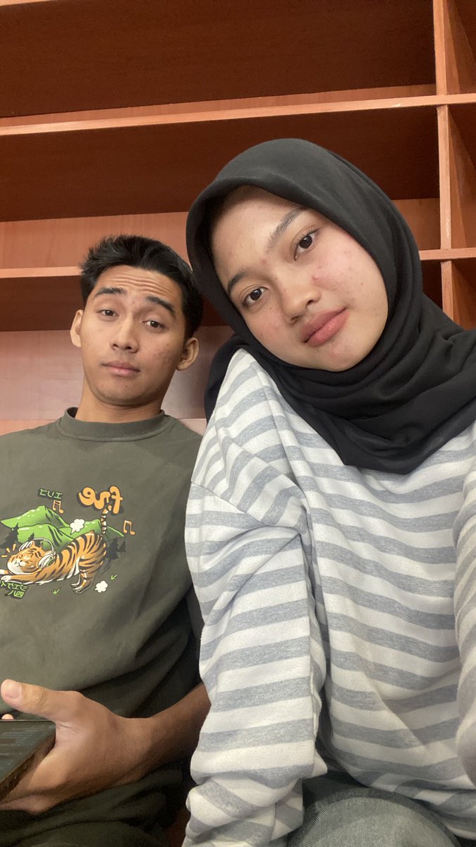Bulan Bunga tweet media