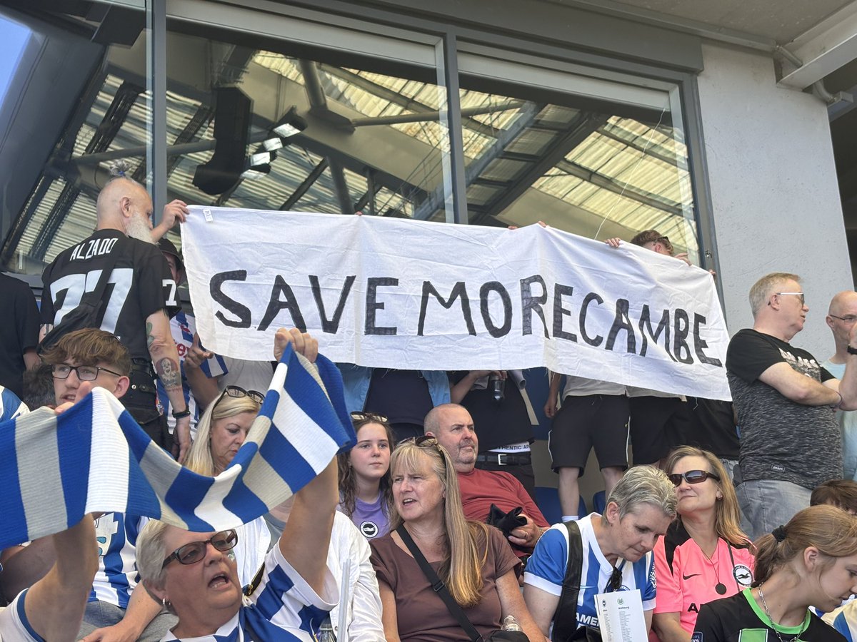 #BHAFC fans showing solidarity with fans of <a href="/MorecambeFC/">Morecambe FC</a> today!  #UTS