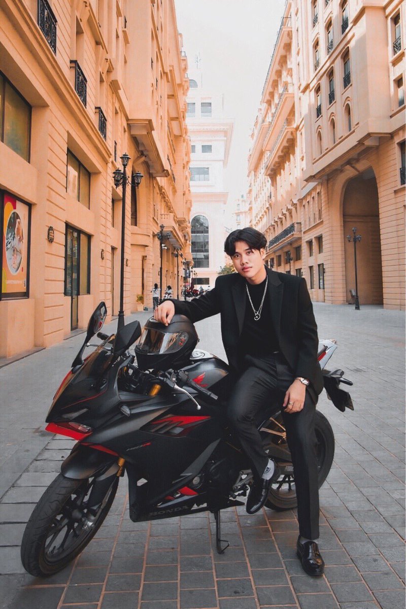 SaranNhoem's tweet photo. Weekend day 🏍️🐕‍🦺 #Riders #riderstyle #RannSaran #LaCasaDeLosFamososMx https://t.co/jnpooBflLB