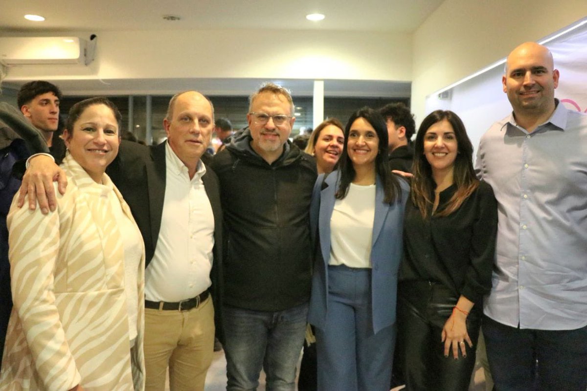 anaclarapetro's tweet photo. Asistimos y acompañamos la presentación oficial de la lista de candidatos de la Libertad Avanza Pergamino, junto a @dievalen y los candidatos a diputados de la segunda sección @analiacorvino @natalia_mblanco @pabloemorillo y @daiana_hergert

¡Felicitaciones equipo! https://t.co/yIoU2cVjnl