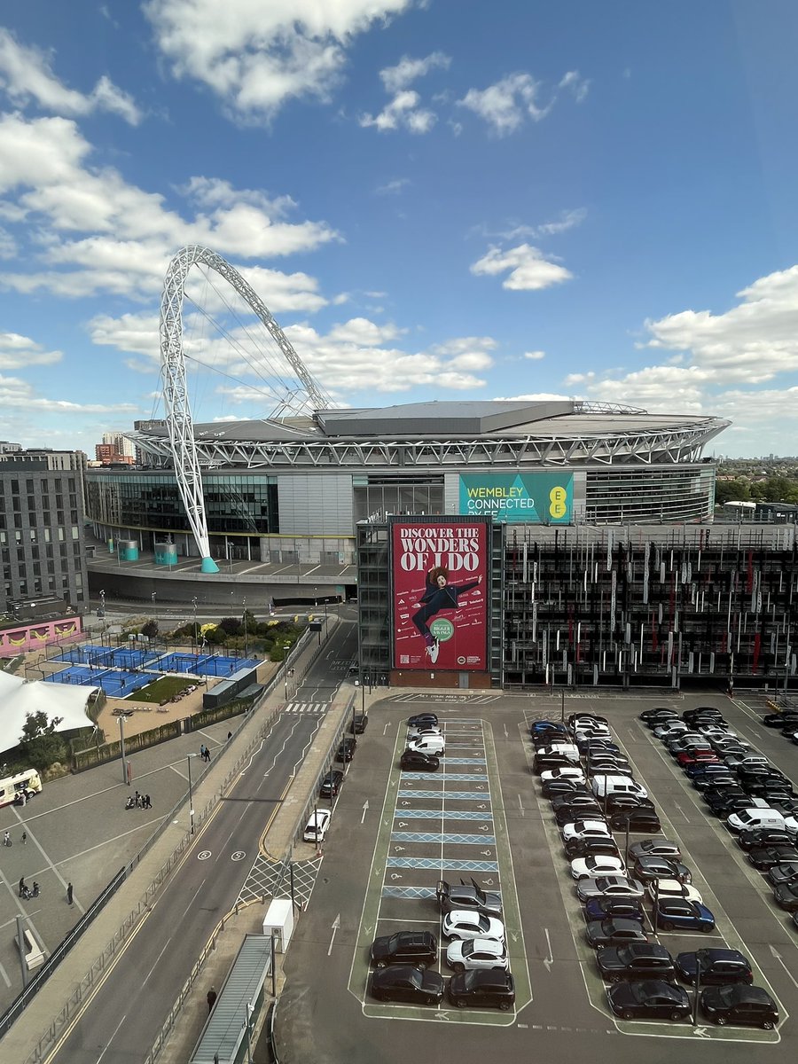 Ya aterrizó <a href="/somos_FOX/">FOX</a> en Wembley para el inicio de la temporada del fútbol inglés. Mañana se juegan la Community Shield el Crystal Palace y el Liverpool 😮‍💨🏆