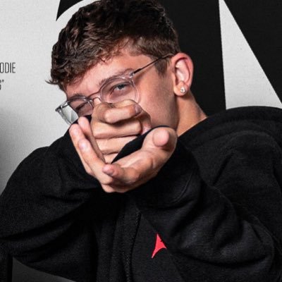 M8 Tiago tweet media