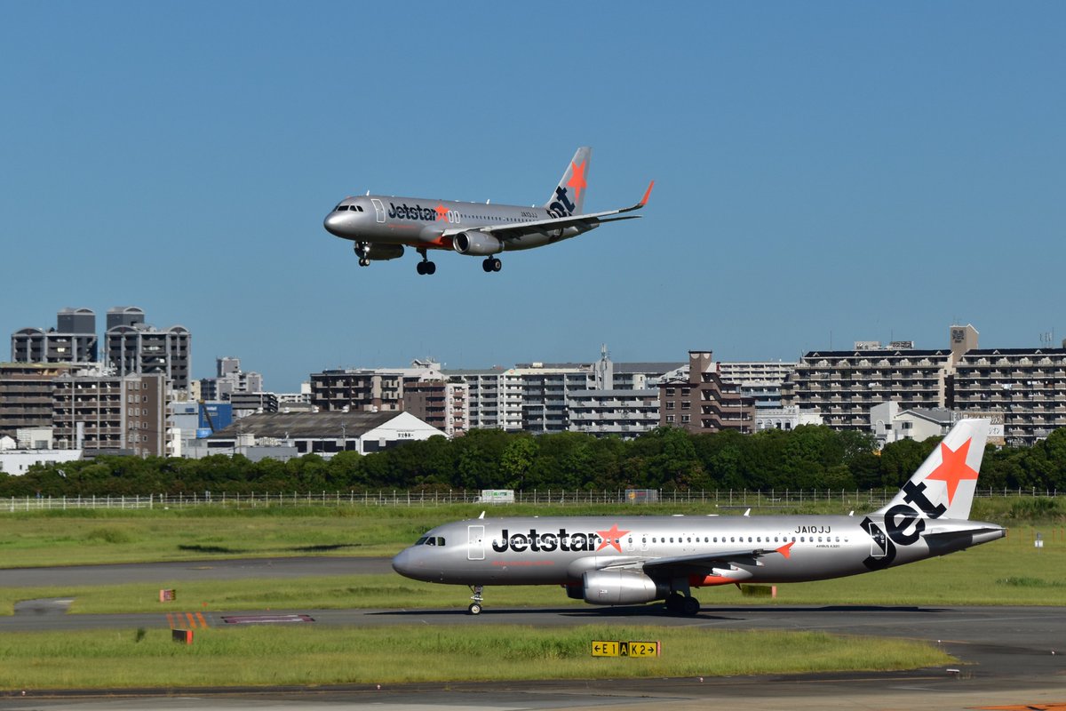 5z5q2D9cbz2450's tweet photo. J&J福岡空港にて
#jet_A320
#Fukd https://t.co/n4GKYRJJhR