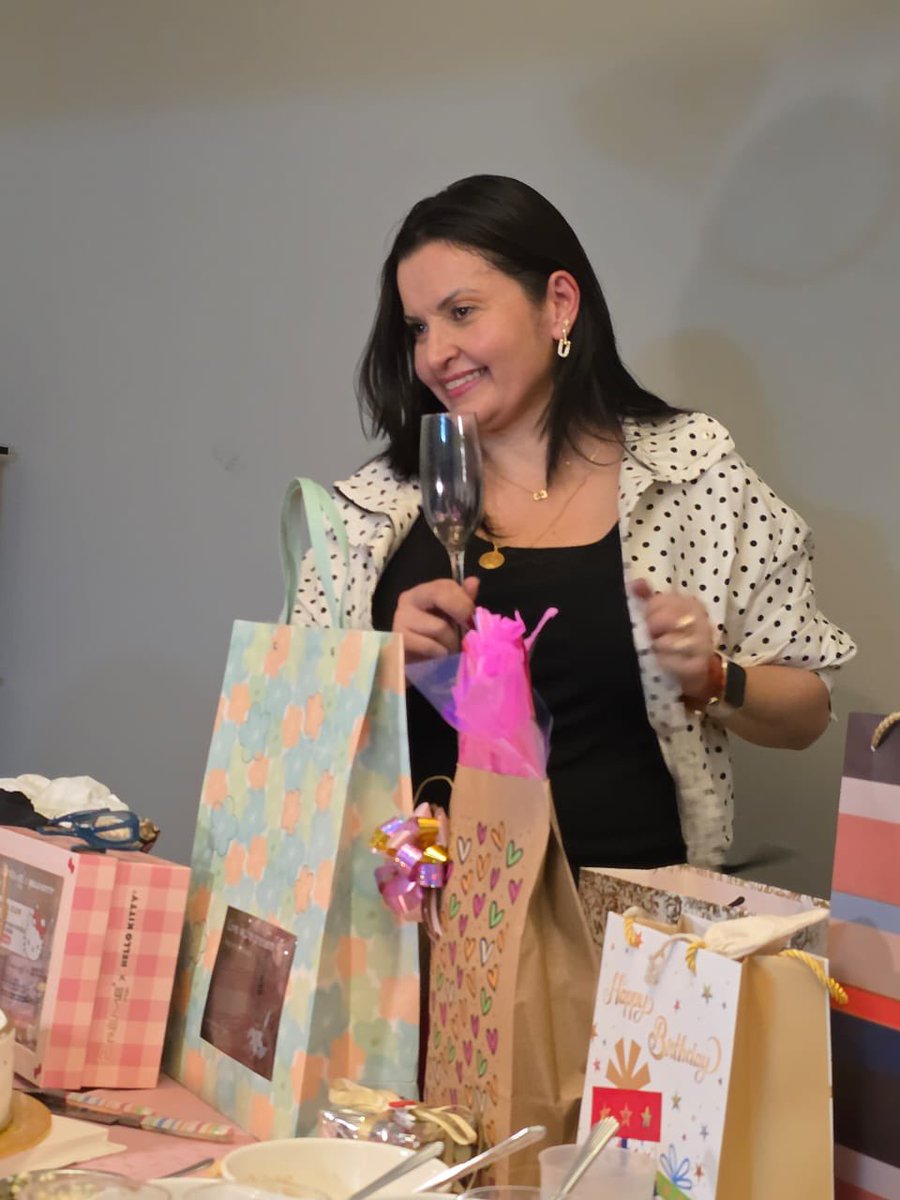 Tuve un lindo cumpleaños.
Estoy muy agradecida. 🙏🏼
04 de agosto.