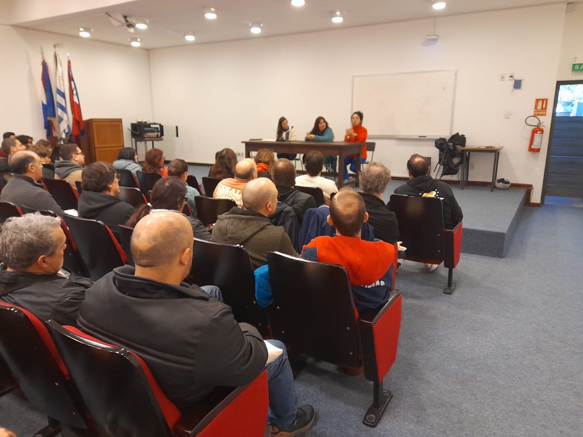 Creatón de Recursos Educativos Abiertos en Tecnologías maker conjunta entre <a href="/Ceibal_Uy/">Ceibal</a> y <a href="/cfe_anep/">CFE - ANEP</a> en los Instituto Normales.