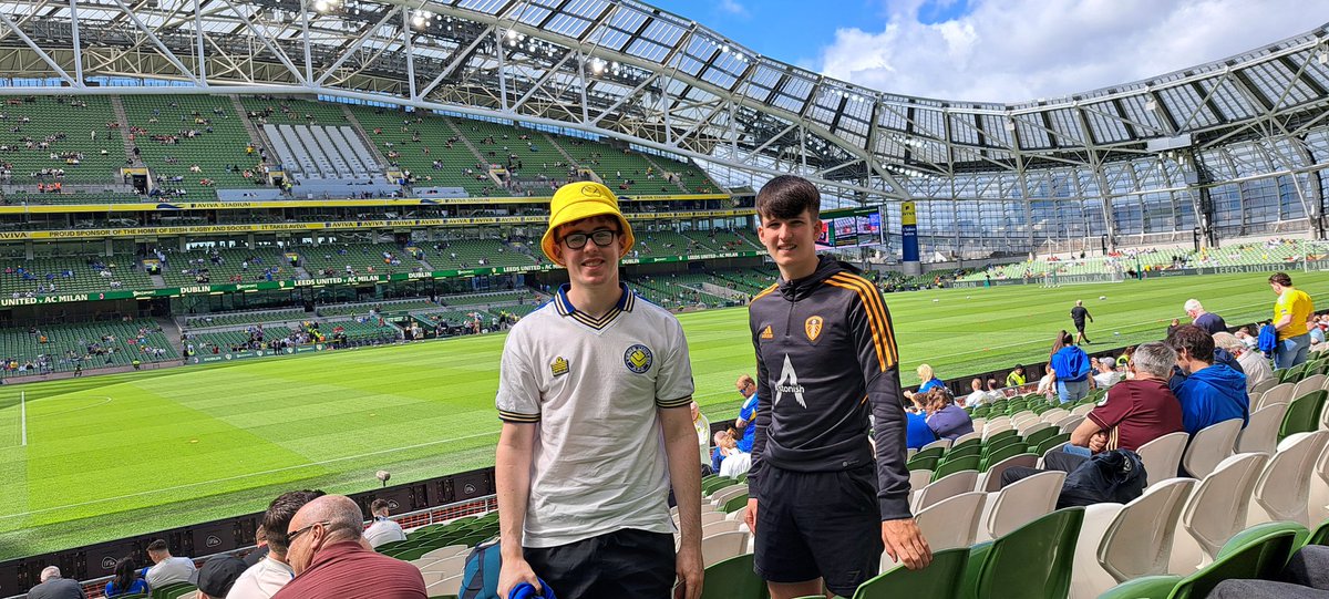 dbarryodonnell's tweet photo. Drumderg, Leeds United supporters club on tour
#luvacm #LeedsUnitedACMilan https://t.co/nbipcqg1oJ
