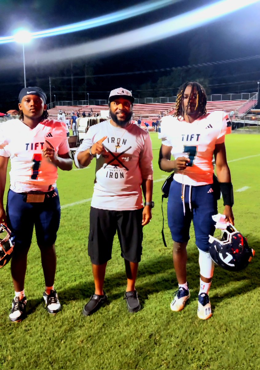 Awesome job guys! Keep building! #FOOTBALLSEASON 
<a href="/DDixon_7/">Damieon Dixon</a> 
<a href="/LetTherebeLife2/">Mitchell Life</a>