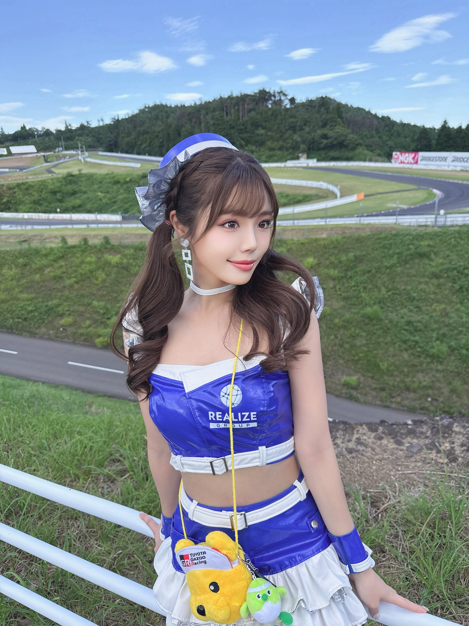 【早い者勝ち】サリバン レースフーディー 夏川いづみ🦩 on X: 