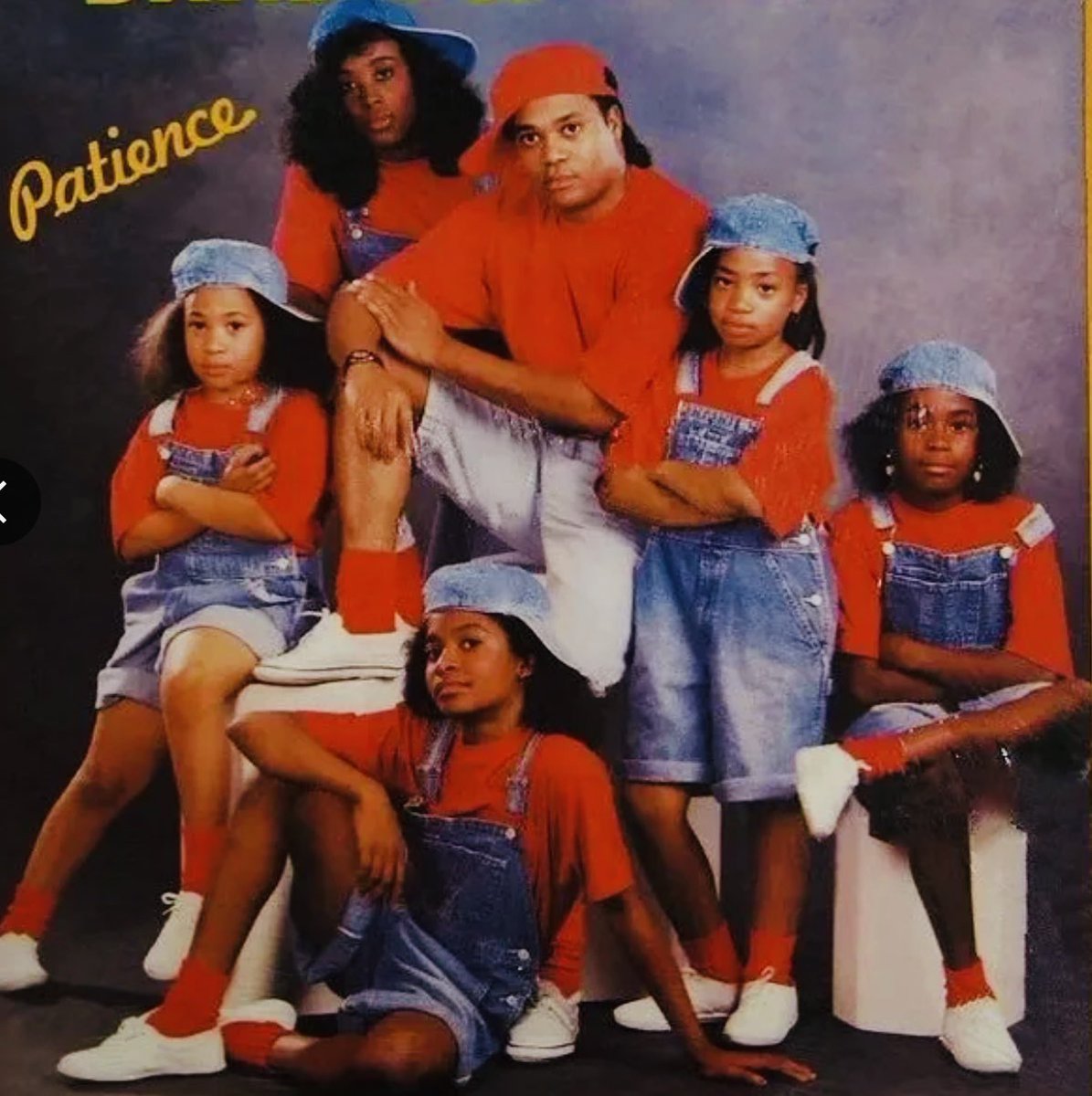 "This is a new compas band that emerged in the late 1990s, consisting of a father and all the kids in the family. If you know them, please tell me the name of the band."