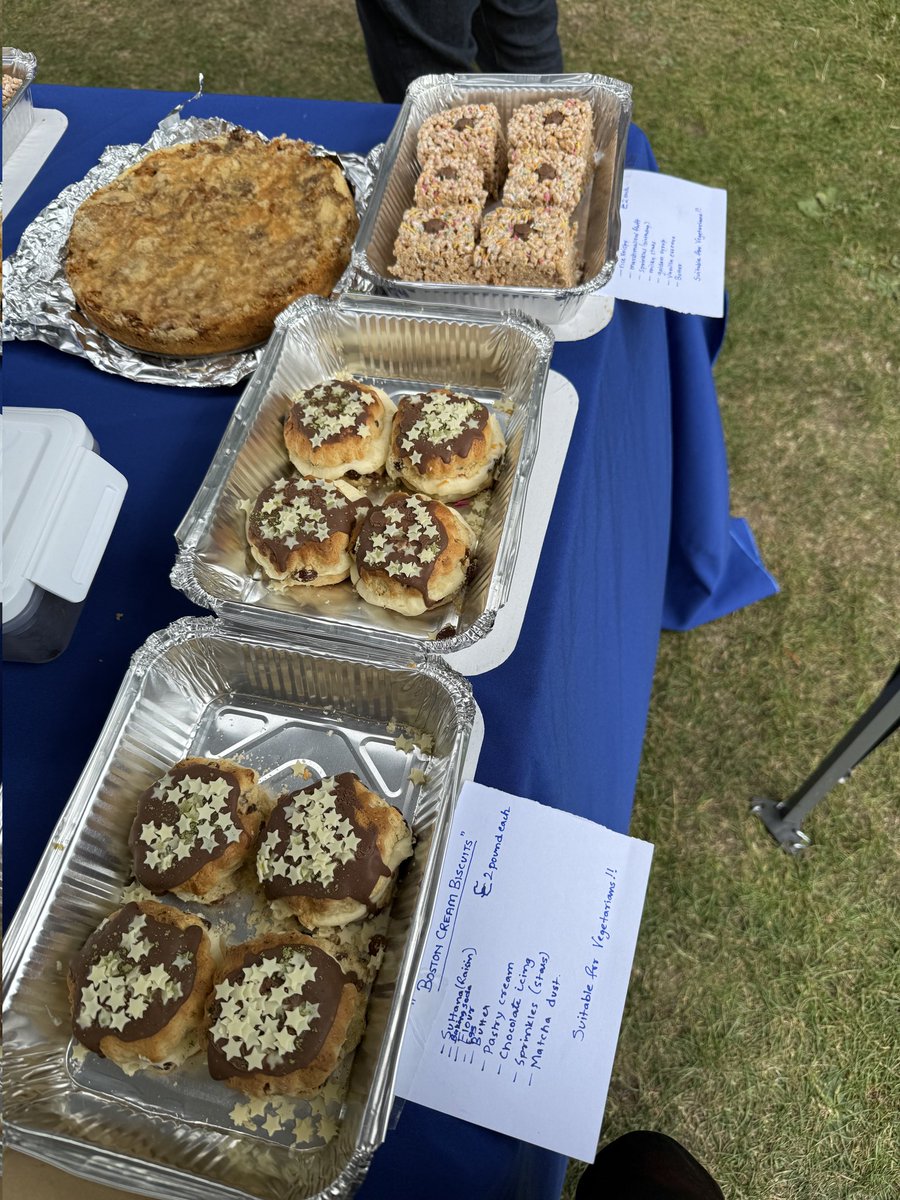 db1mini's tweet image. Great fun at #SoakAScientist 10 year anniversary. It was great to bake some treats and help in the bakesale with colleagues @neuroshef #FightMND.