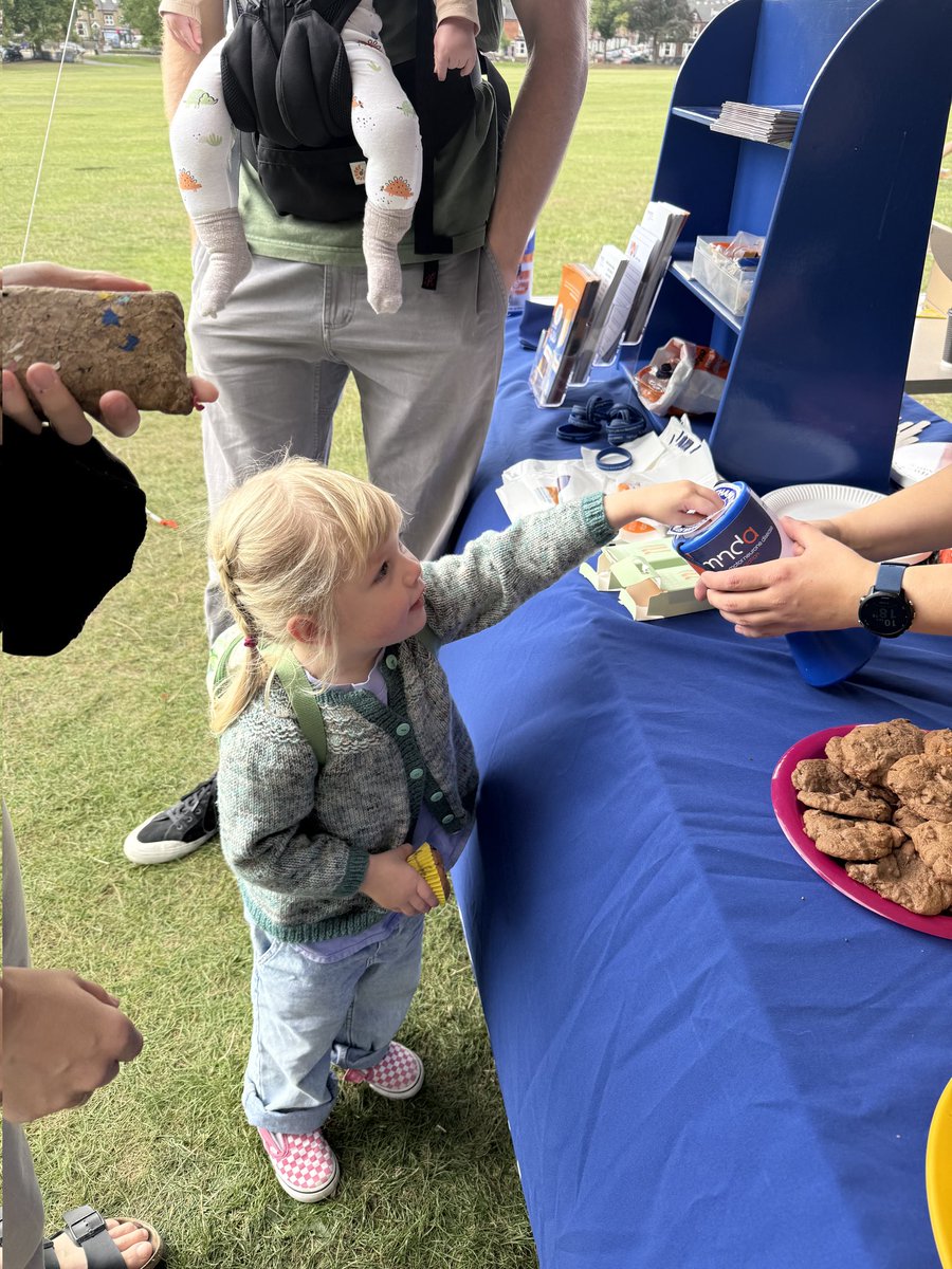 db1mini's tweet image. Great fun at #SoakAScientist 10 year anniversary. It was great to bake some treats and help in the bakesale with colleagues @neuroshef #FightMND.