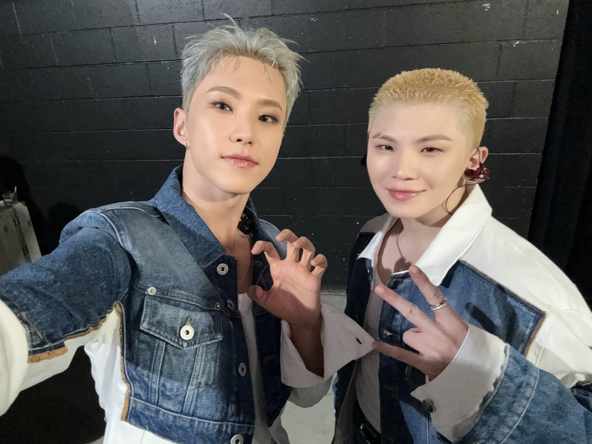 soonyounrg's tweet photo. It’s great to be back in LA after such a long time! Huge thanks to 𝗞𝗖𝗢𝗡 𝗟𝗔 for having us! 💙 https://t.co/G3kIey4qHs