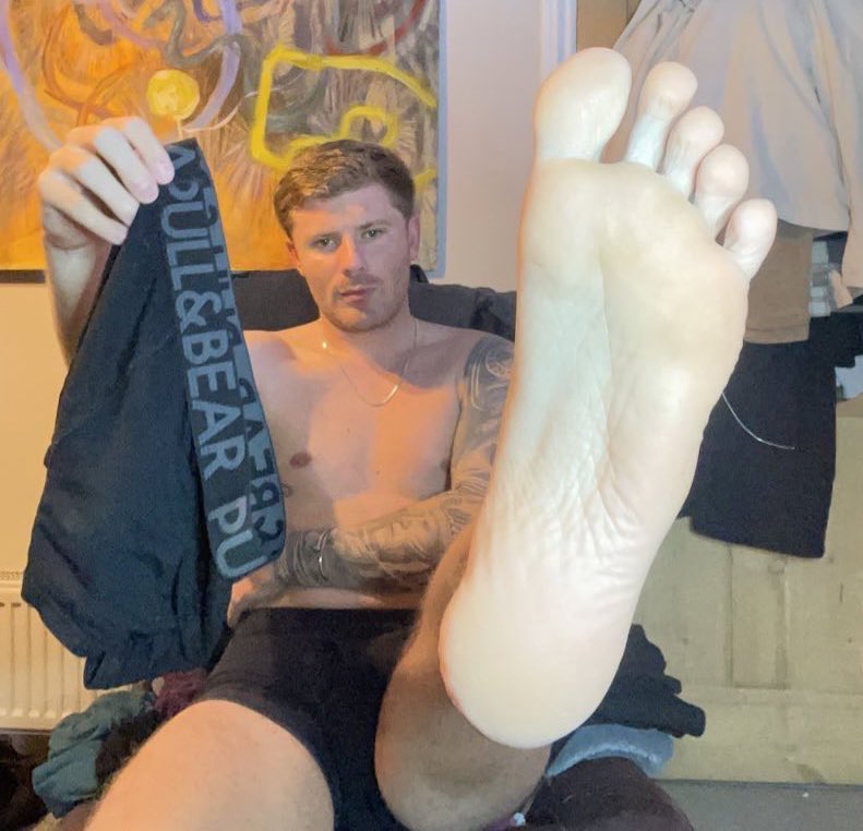 I’m out with the boys tonight. Who’s getting the drinks in