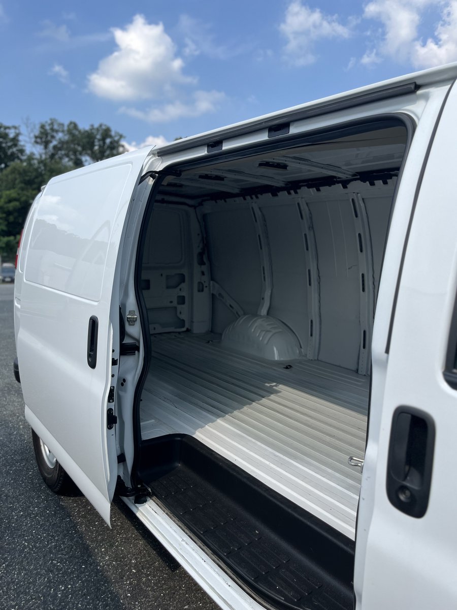 JerrysChevyBalt's tweet image. 🚨HOT TRADE ALERT🚨 Looking for a reliable commercial vehicle? Check out this fantastic used 2023 Chevrolet Express Cargo 2500 WT at Jerry's Chevrolet! Come see it in person today and imagine the possibilities! Explore more: bit.ly/44X4gIv  #ChevyExpress