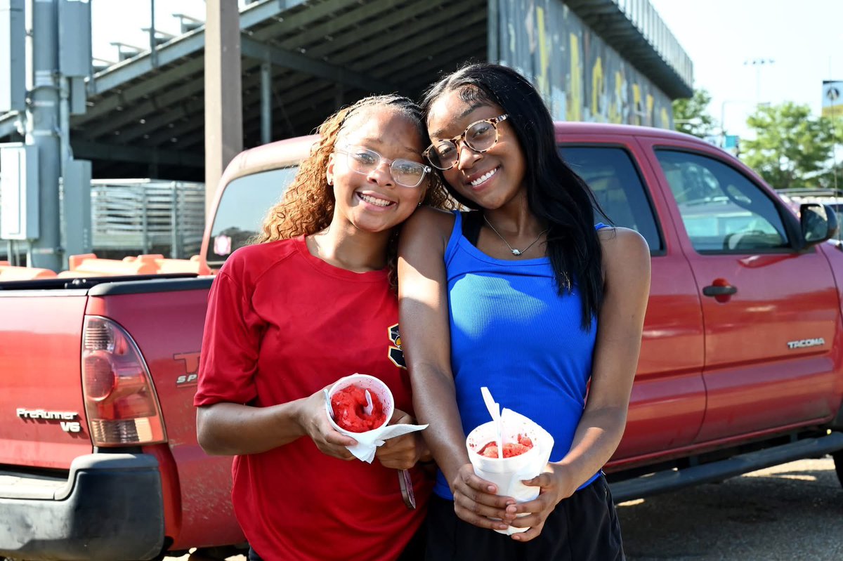 Starkville High School 🐝 tweet media