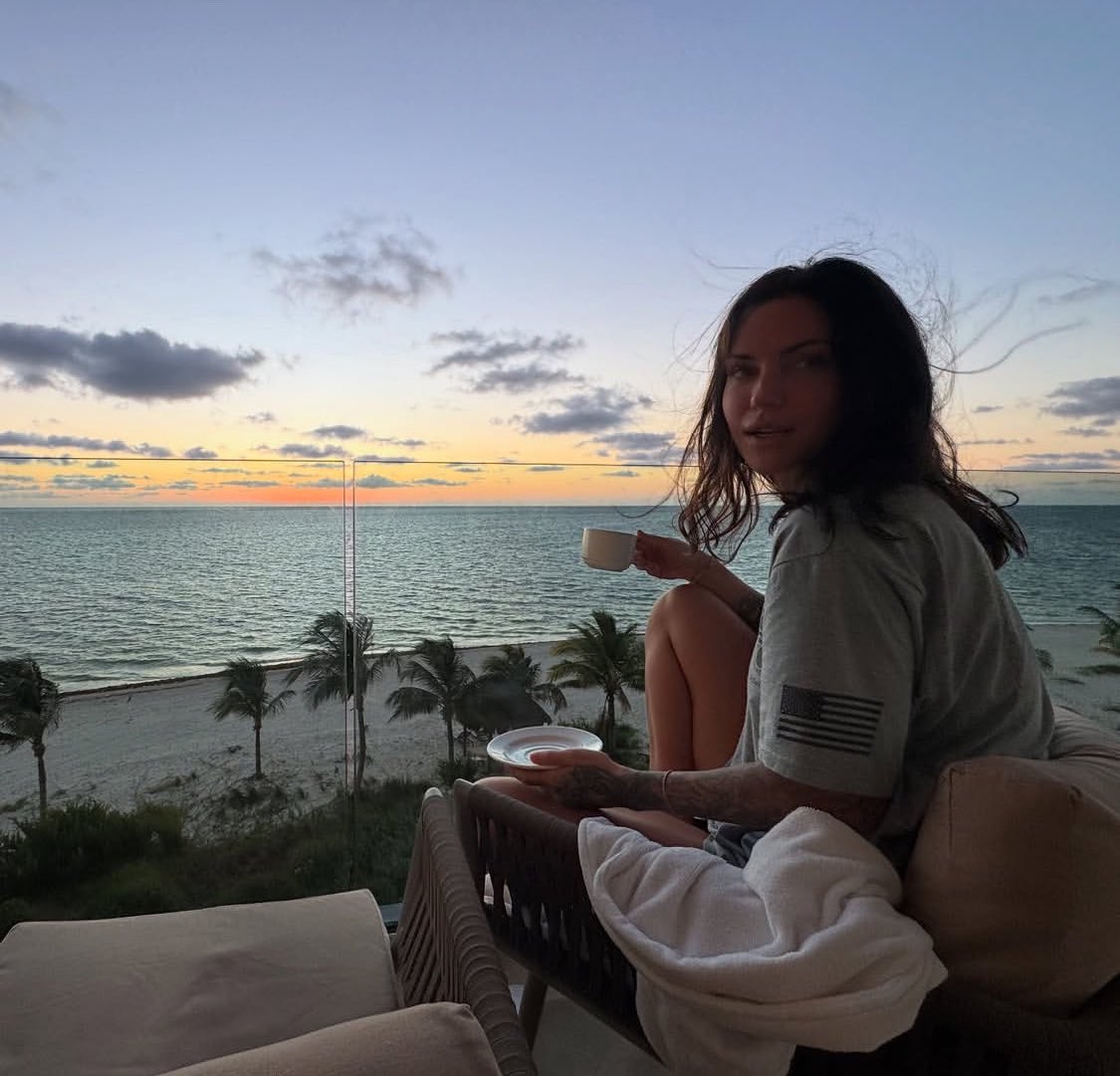 zonamaeeeeeeee's tweet photo. Since it’s weekend let’s go Miami again 🥹😍 🏖️ https://t.co/ZzWsRjV2hW
