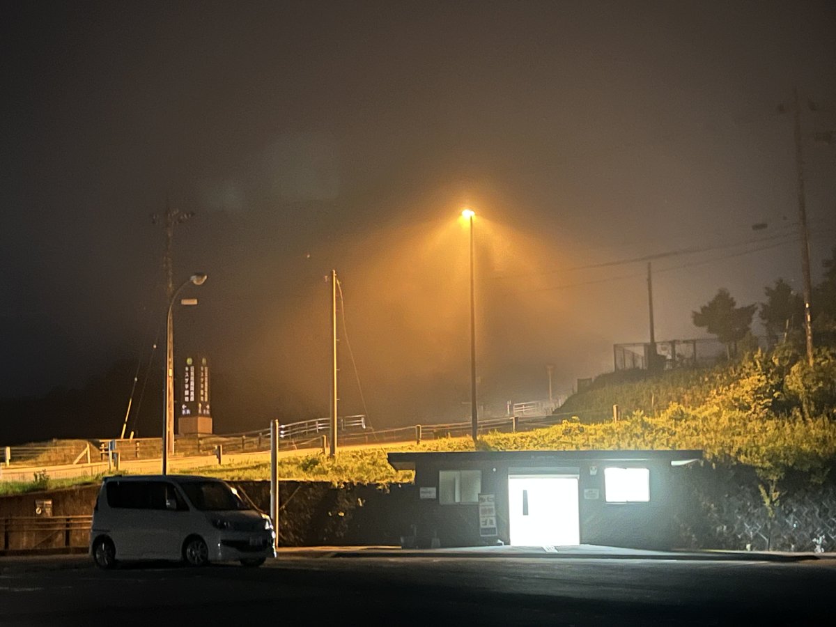 いい感じで霧が出てきて明日の朝が楽しみ