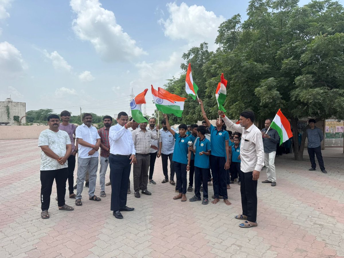 મોરબી તાલુકાના બેલા રંગપર ખાતે મુલાકાત લઈ તિરંગા યાત્રામાં ભાગ લીધો તથા પંચાયતની સામાન્ય દફતર તપાસણી કરી અને ગામના અગ્રણીઓ સાથે ચર્ચ વિચારણા કરી ગામના પ્રશ્નો સાંભળ્યા