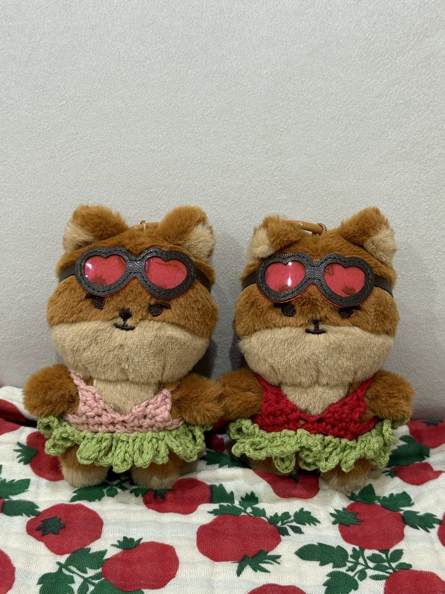 태닝멀즈 하와이 원피스💃
그리고 따끈한 신상 캐리비안베이 세트 
폼 오픈했습니다❤️
콘서트 전까지 받아보실 수 있어요~!
모두 예쁜옷입혀서 고양콘에서 만나요🍉

#데이식스 #태닝멀즈 #쁘띠멀즈
tmm.im/p/50826