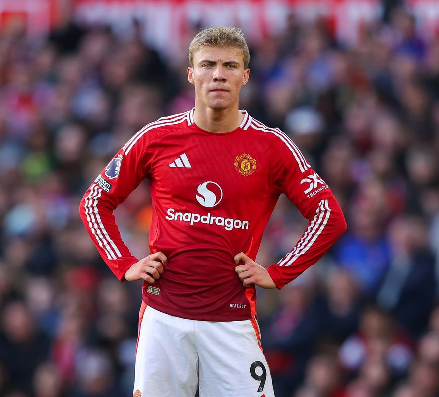 Just Bizarre Tactics (@jbtfooty) on Twitter photo 🚨 | Rasmus Højlund believes that Amorim gave him 0 minutes against Fiorentina because the manager didn’t want to risk him getting injured ahead of the Arsenal game.
(via <a href="/SkySportPL/">Sky Sport Premier League</a>) 🚨 | Rasmus Højlund believes that Amorim gave him 0 minutes against Fiorentina because the manager didn’t want to risk him getting injured ahead of the Arsenal game.
(via <a href="/SkySportPL/">Sky Sport Premier League</a>)