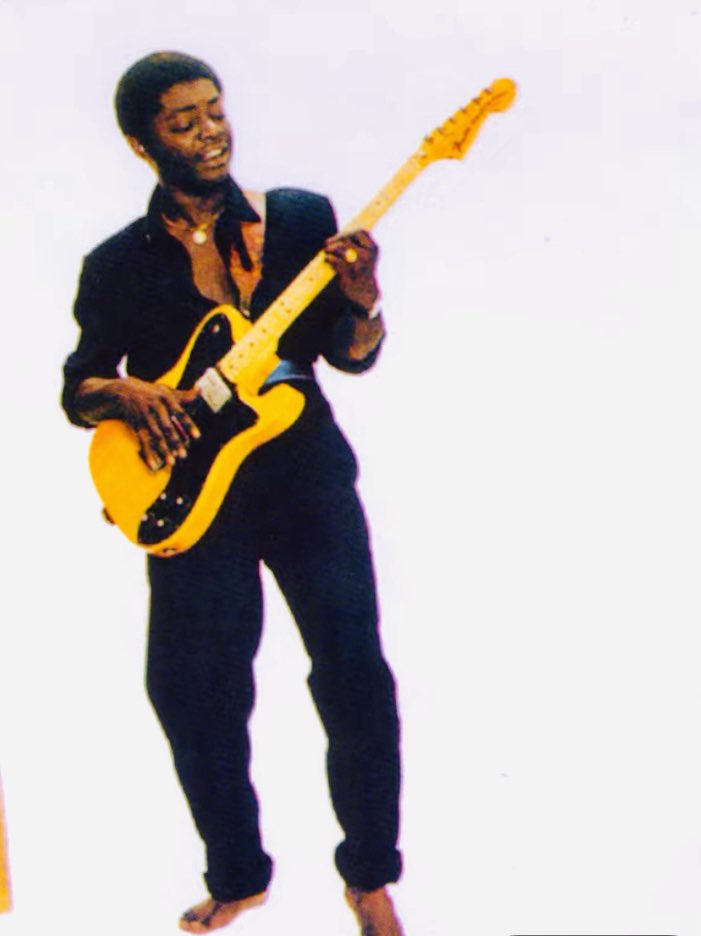 "This guy is one of the best guitar players when it comes to compas. What is his name, and which iconic band did he use to play with?"

msye c you’n nan pi bon gitaris ki jwe compas
ki nom li e nan ki jazz li te kon’n jwe?