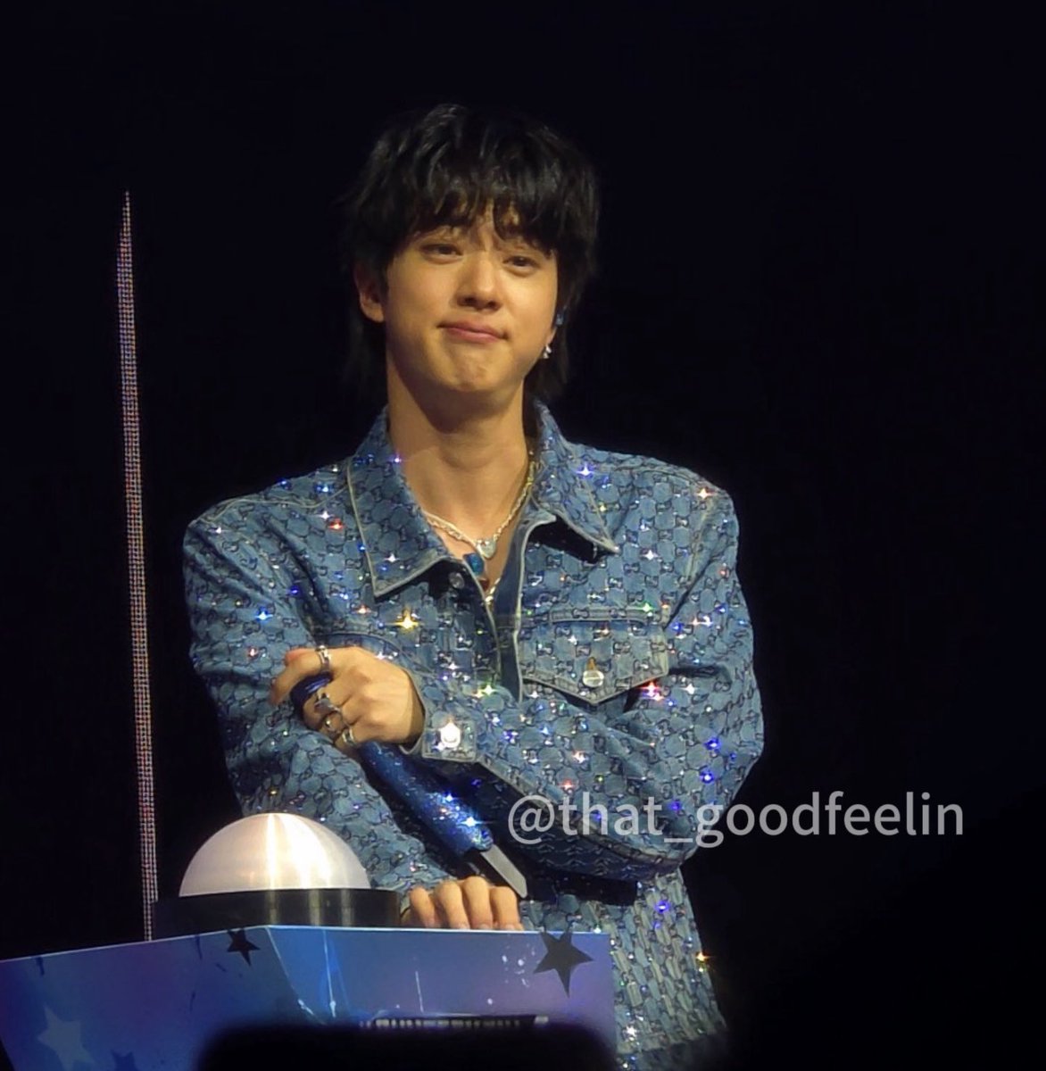 이런 여유잇는 쾌남 표정이 너무나도
좋고…..………,