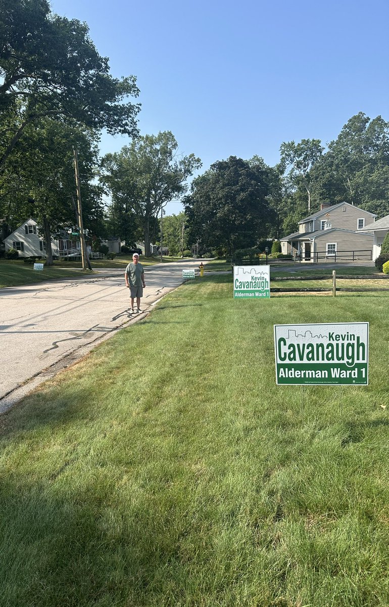Nearly 80 people joined us for our campaign kickoff—now we’re keeping the momentum going! Out this morning knocking doors and filling requests for yard signs. 

Have a fantastic weekend!