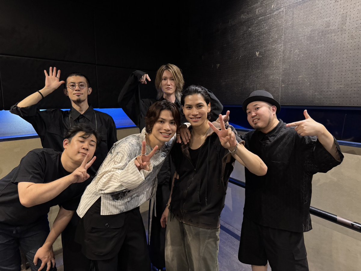 TWiN PARADOX
ワンマンライブ「SPLASH」
久々で緊張しまくりでしたが、アツアツのLIVEで楽しませていただきました！
ありがとうございました！